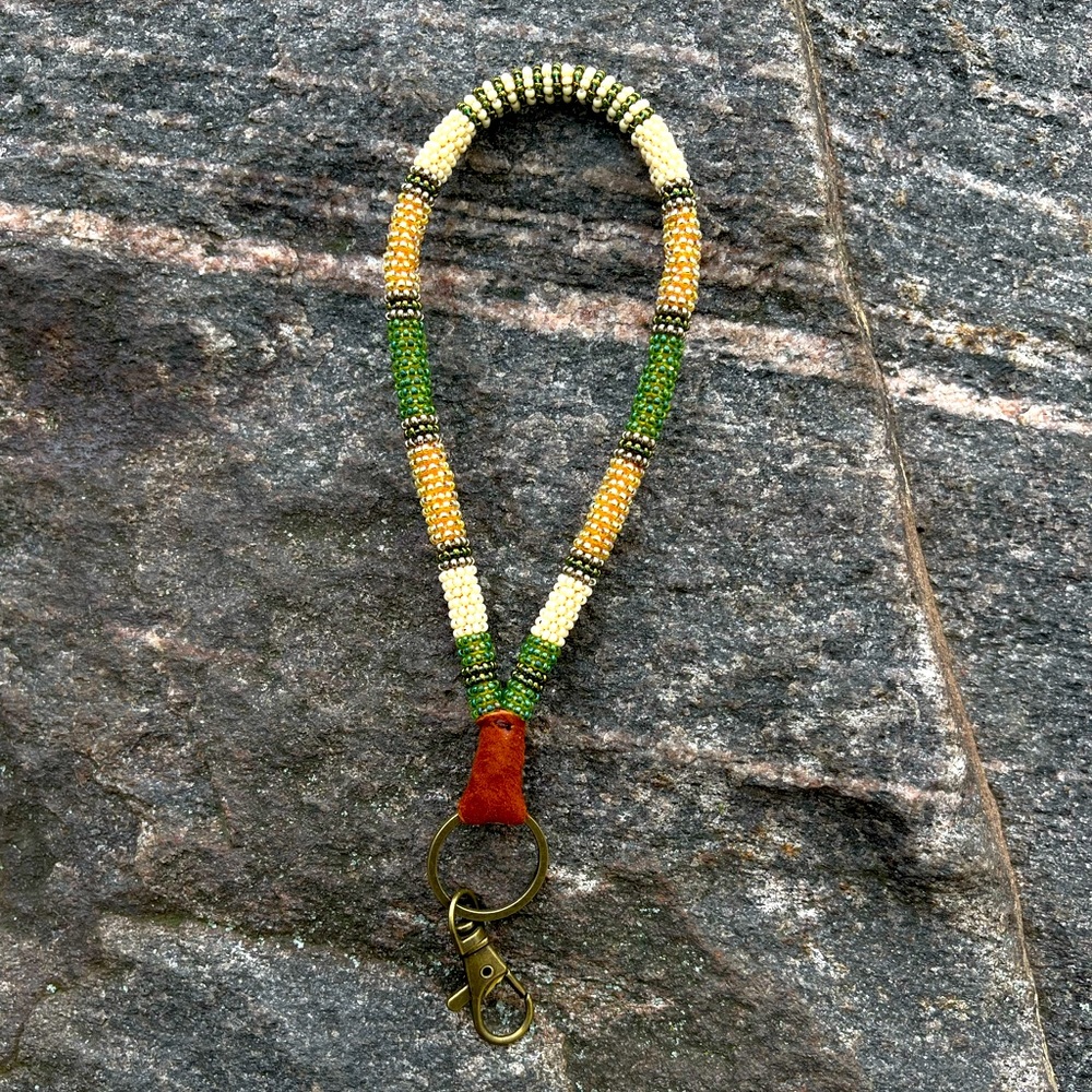 Beaded lanyard wristlet keychain